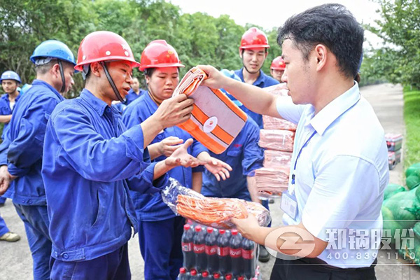 郑州高新区党工委、管委会到Z6尊龙凯时开展送清凉慰问活动