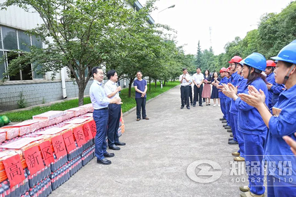 郑州高新区党工委、管委会到Z6尊龙凯时开展送清凉慰问活动